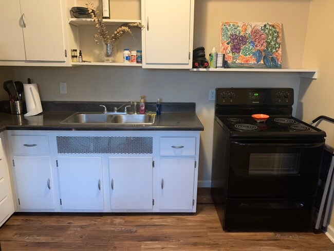 Building Photo - 437 Claranna Avenue Unit #4