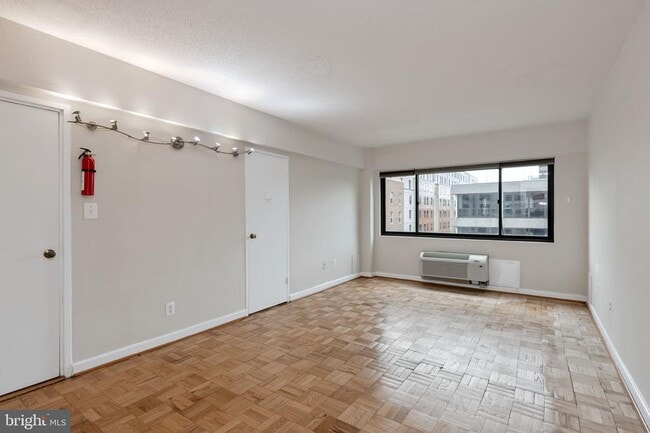 2141 I St NW Unit 806