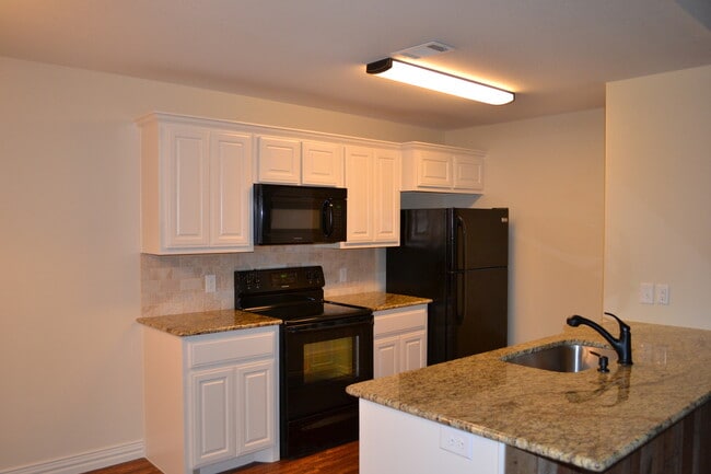 Photo - House for Lease in Denison