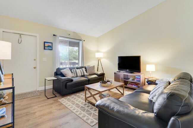 Photo - 6414 Chasewood Dr Unit F