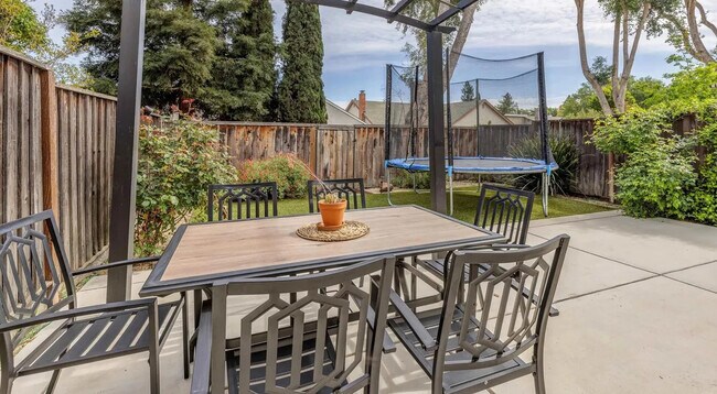 Photo - 4671 Apple Tree Cmn