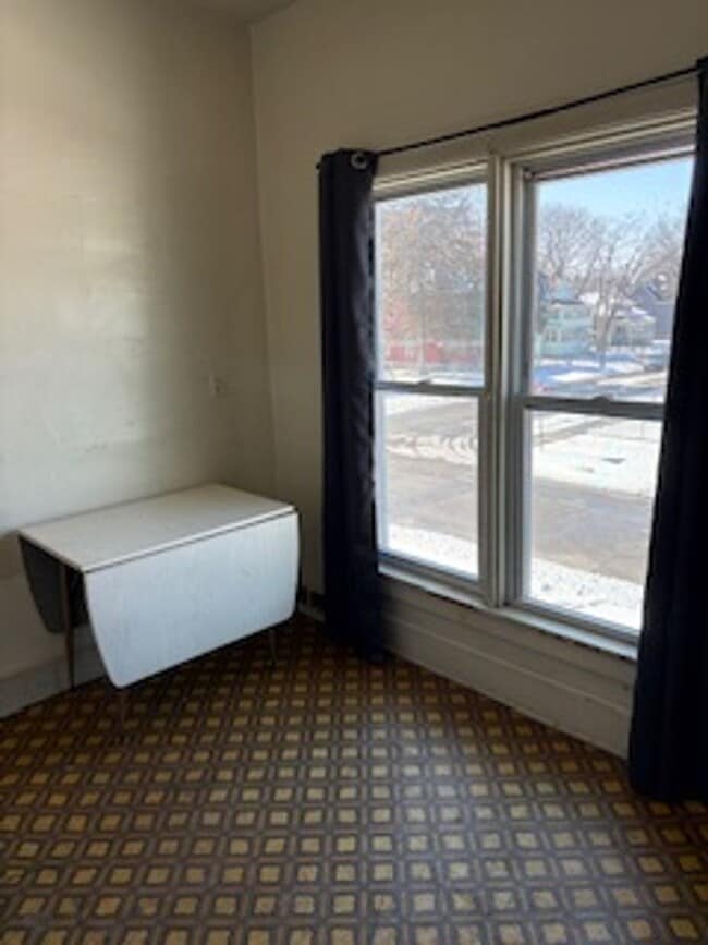 Photo - 305 1/2 Ricker St - Apt 3 Unit 305 1/2 Ricker St - Apt 3