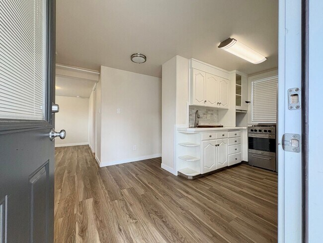 Photo - 330-332 S 1080 E