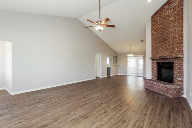 Photo - 2690 W Saddle Ranch Pl