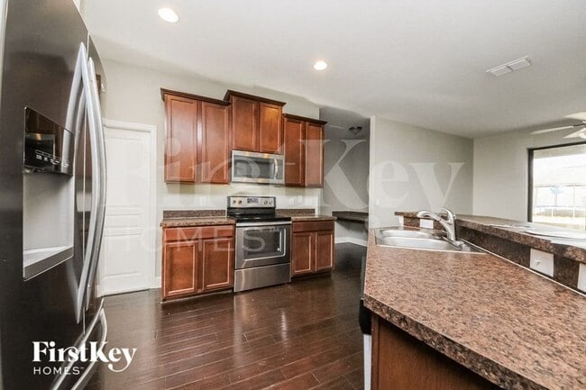 4705 Blackthorn Cir