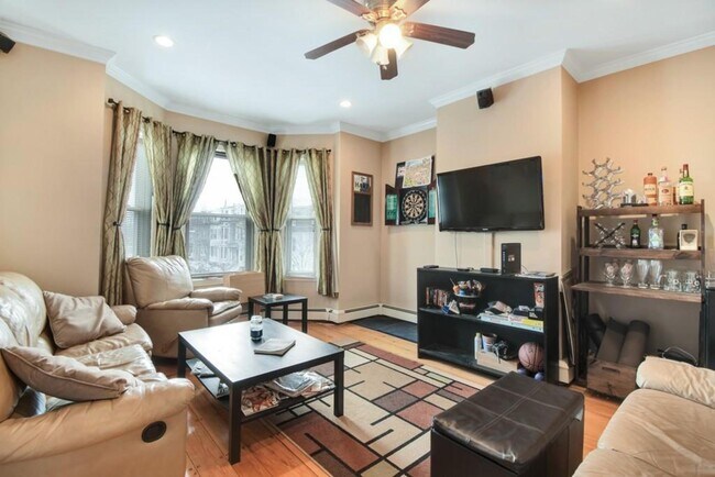 595 E 4th Unit 2