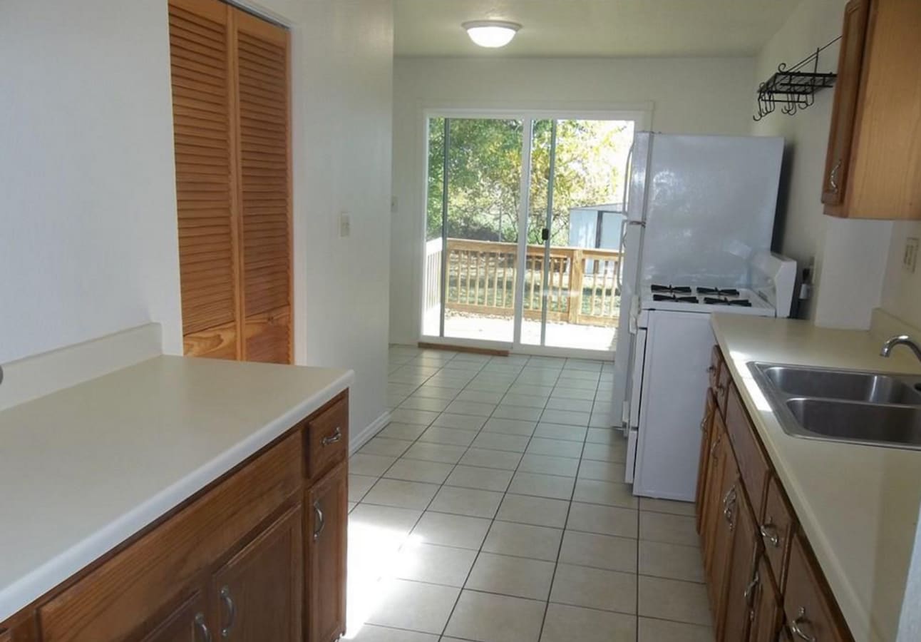 Photo - 3 Bed 1 Bath