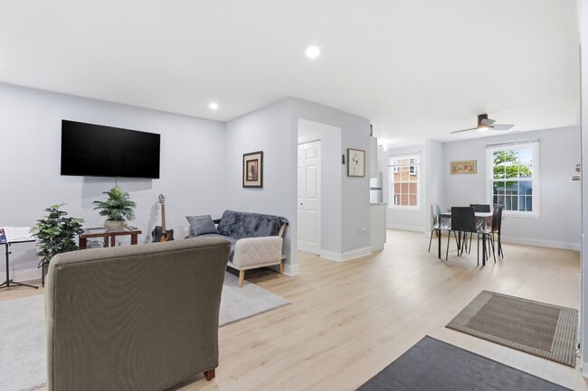 Photo - 742 Quince Orchard Blvd