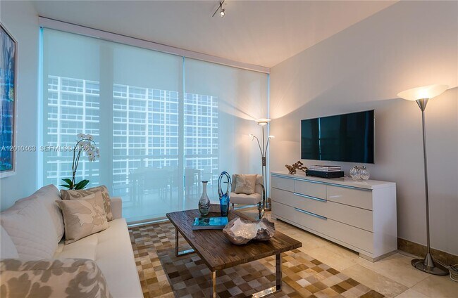 6799 Collins Ave Unidad 503