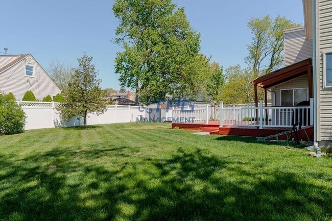 Photo - 8 Windsor Dr