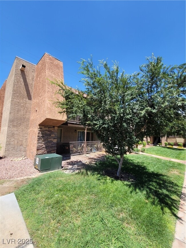 Photo - 5121 River Glen Dr Unidad 143