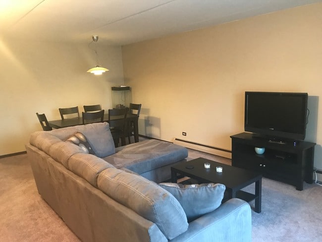 Building Photo - 2512 Waterbury Dr Unit 701 Rental