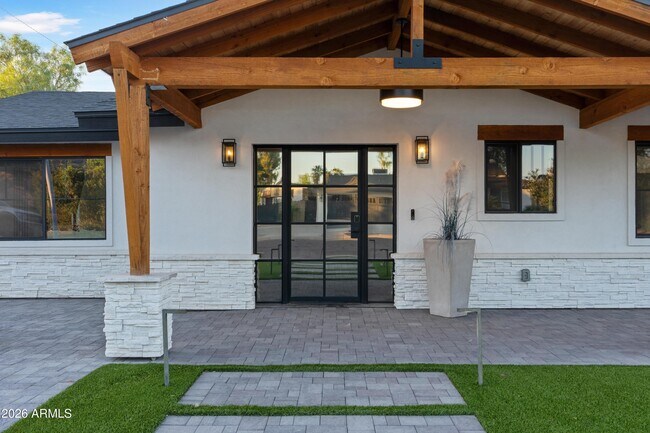 Photo - 8614 E Highland Ave