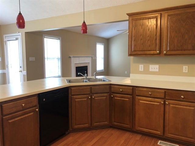 Photo - 112 Pine Orchard Ct