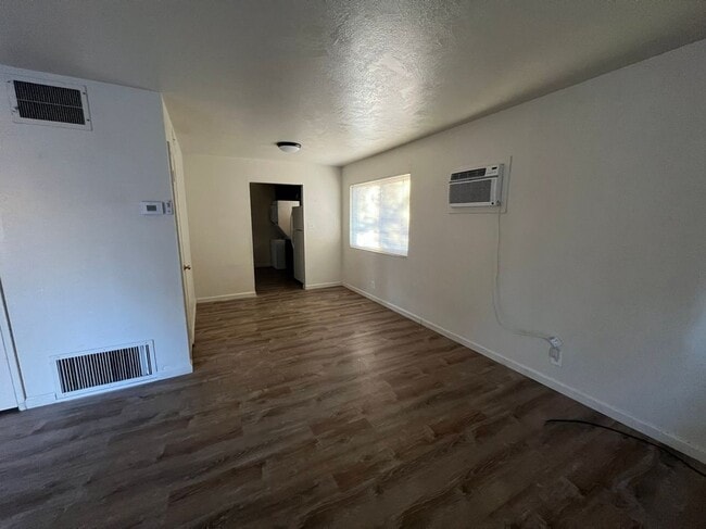 Photo - 1517 Tully Rd