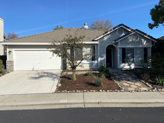 Building Photo - Cobble Hills Community - 3 Bdrm, 2 Bath