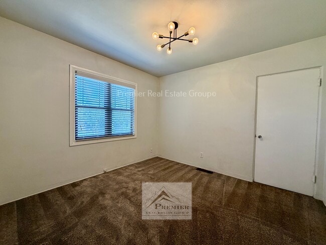 Photo - 17 Alsace Way
