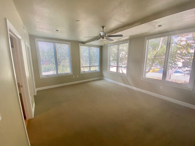 Guest bedroom - 88 S 900 E Unit 206