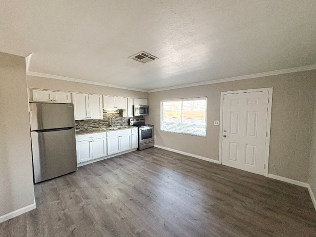 Photo - 1110 E Highland Ave Unidad 17