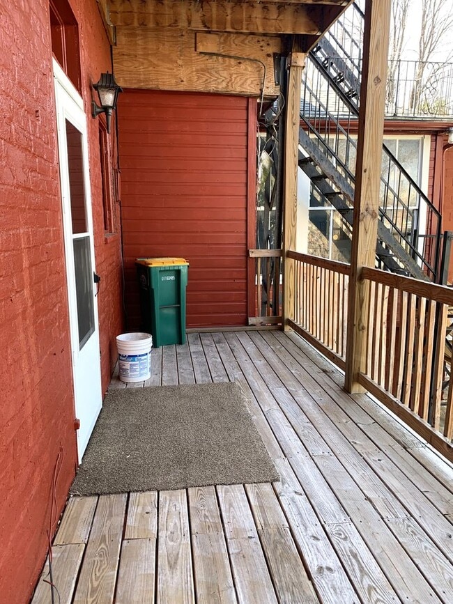 Photo - 135 S 2nd St Unidad 135 1