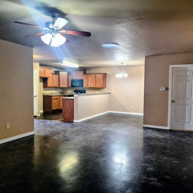 Photo - 2709 Steves Way