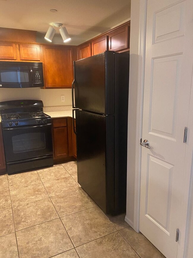 Photo - Adorable Northwest 2 bedroom condo!