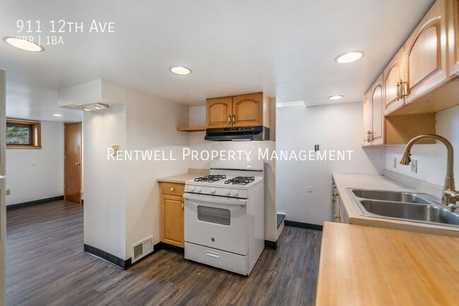 Photo - 911 12th Ave