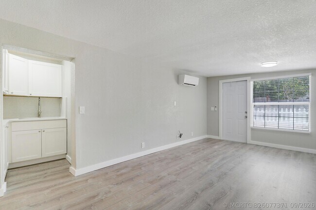Photo - 711 4th Ave S