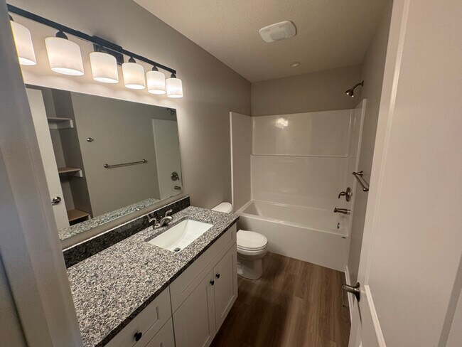 Photo - 325 Crest Dr