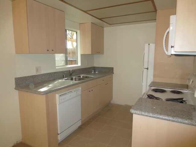 Photo - 2220 Huntington Ln Unit 3