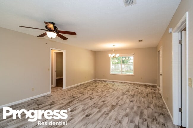 Photo - 2383 Dundee Ct E