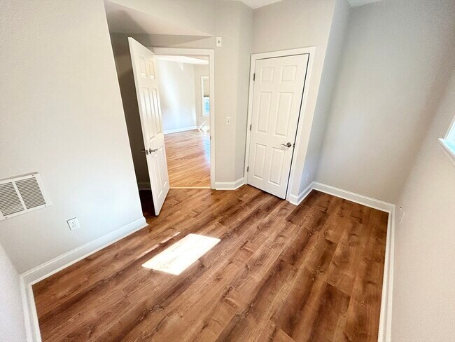 Photo - 995 Dorchester Ave Unidad 2