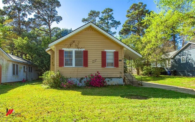 Photo - Charming South Highlands Home with Multiple Living Areas