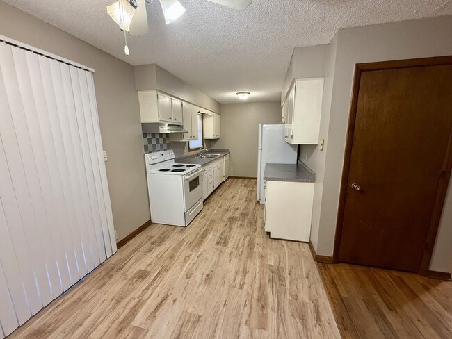 Photo - 2285 Highview Dr