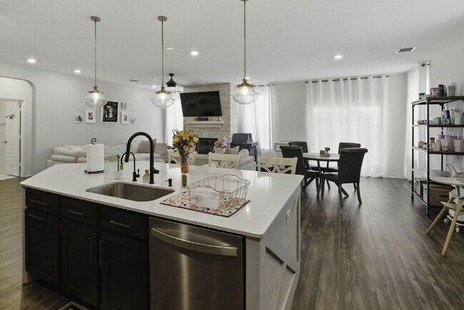 Photo - A Cibolo Stunner in Landmark Pointe!