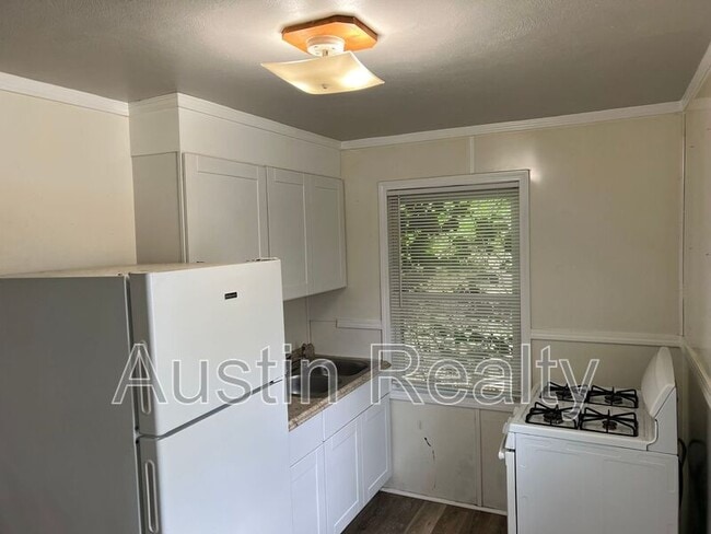 Photo - 8836 Graceland Ave