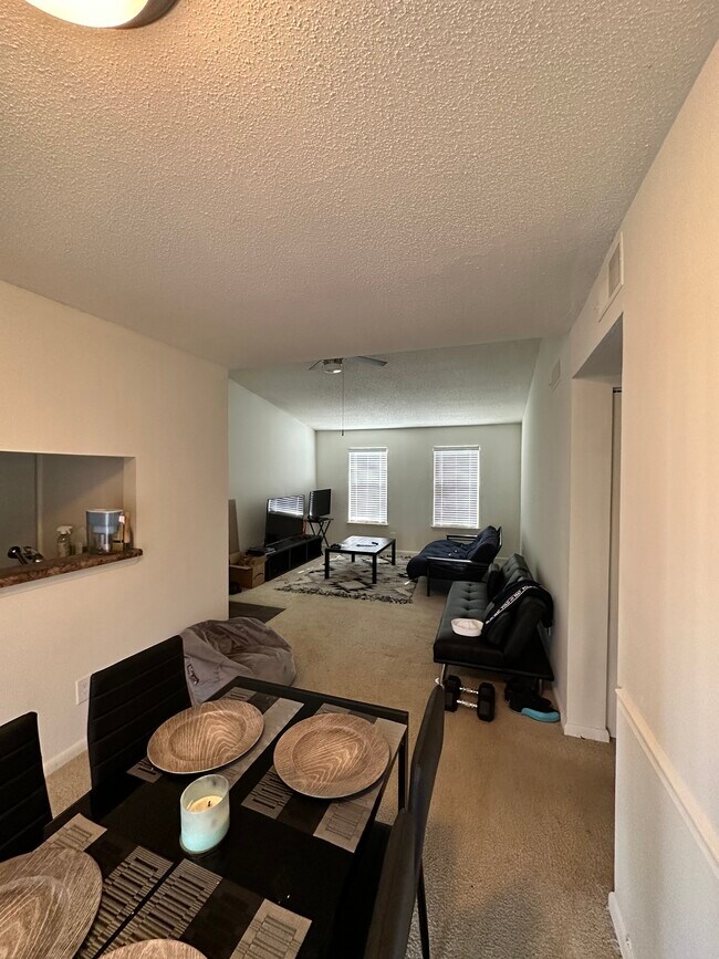 Photo - 1515 Lord Tennyson Arch Unit 1515