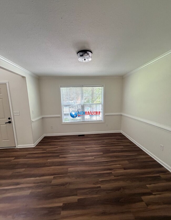 Photo - Spacious RENOVATED house with full walk-out basement in Jonesboro