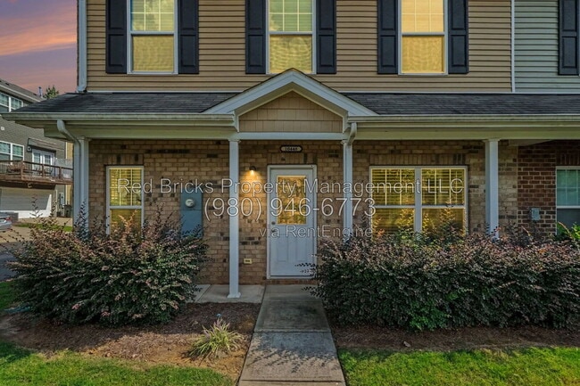 Photo - 10448 Benfield Rd