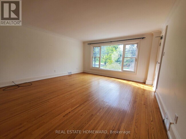 Photo - 21 Love Crescent Unit Main Floor