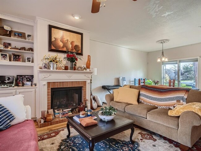 Building Photo - 1626 Palma Plaza Unit 9