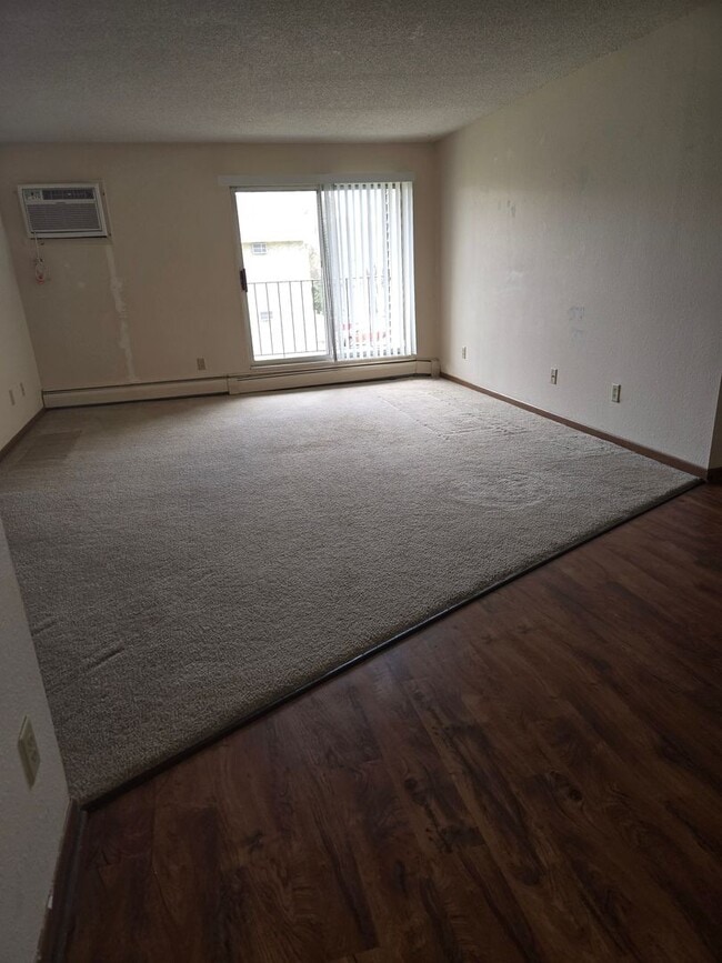 Photo - Evergreen Square Apartments Unidad 913-301