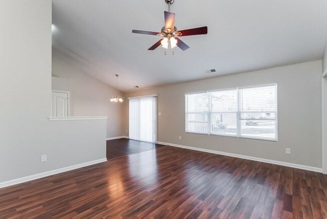 Photo - 3907 Hunter Hill Ln