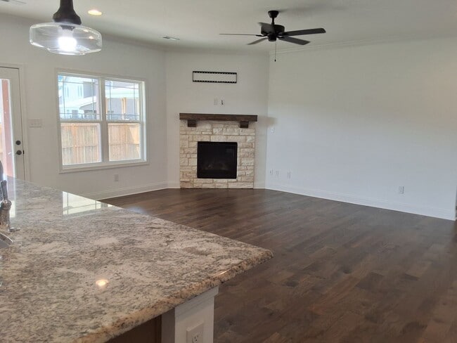Photo - West Knoxville 37932 - 4 bedroom, 2 bath home in desirable Hardin Valley area. - Contact Sharon A...