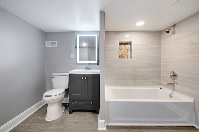 Photo - Affordable New Renovated Shared 2br Walkable to Metro