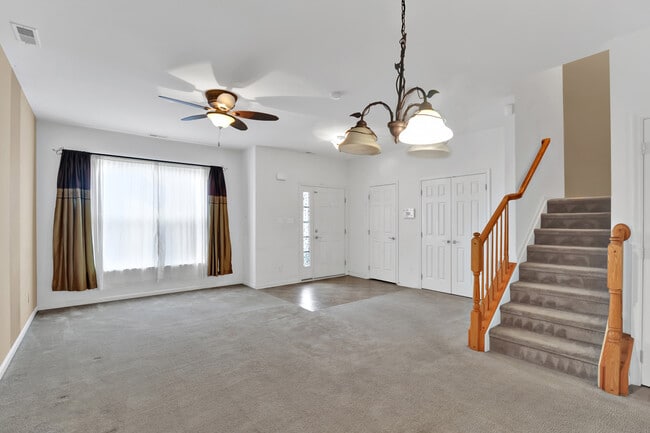 Photo - 131 Lady Bug Dr