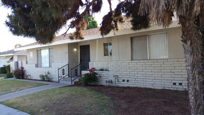 2813-2819 N. West Ave 4-Plex - 611 - 2813-2819 N. West Ave 4-Plex - 611 Apartamento Unidad **15 West - 401