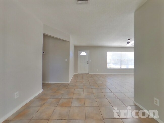 Photo - 407 43rd St Blvd W