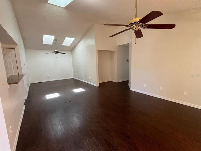 Photo - 105 Cobblestone Way