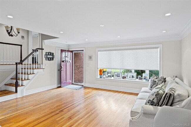 Photo - 78 Scott St House